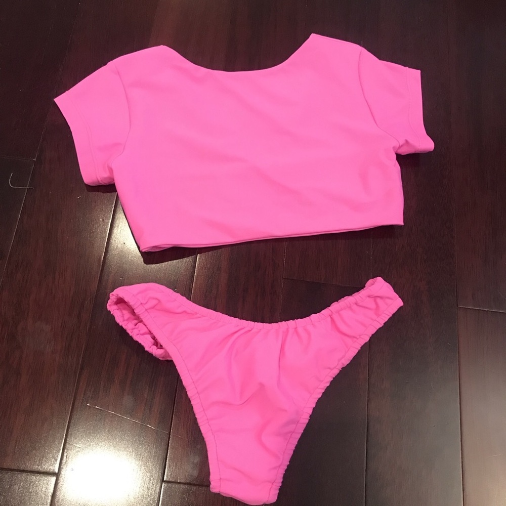 I am obsessed with this bikini. Doesn’t fit me:( - Picture 2 of 6